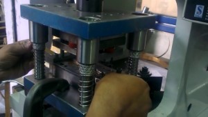 khuon-dap-111